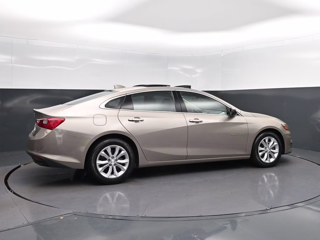 2024 Mineral Gray Metallic Chevrolet Malibu LT FWD Sedan