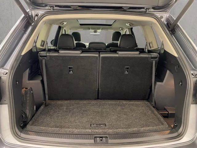 2022 Platinum Gray Metallic Volkswagen Atlas SEL AWD SUV