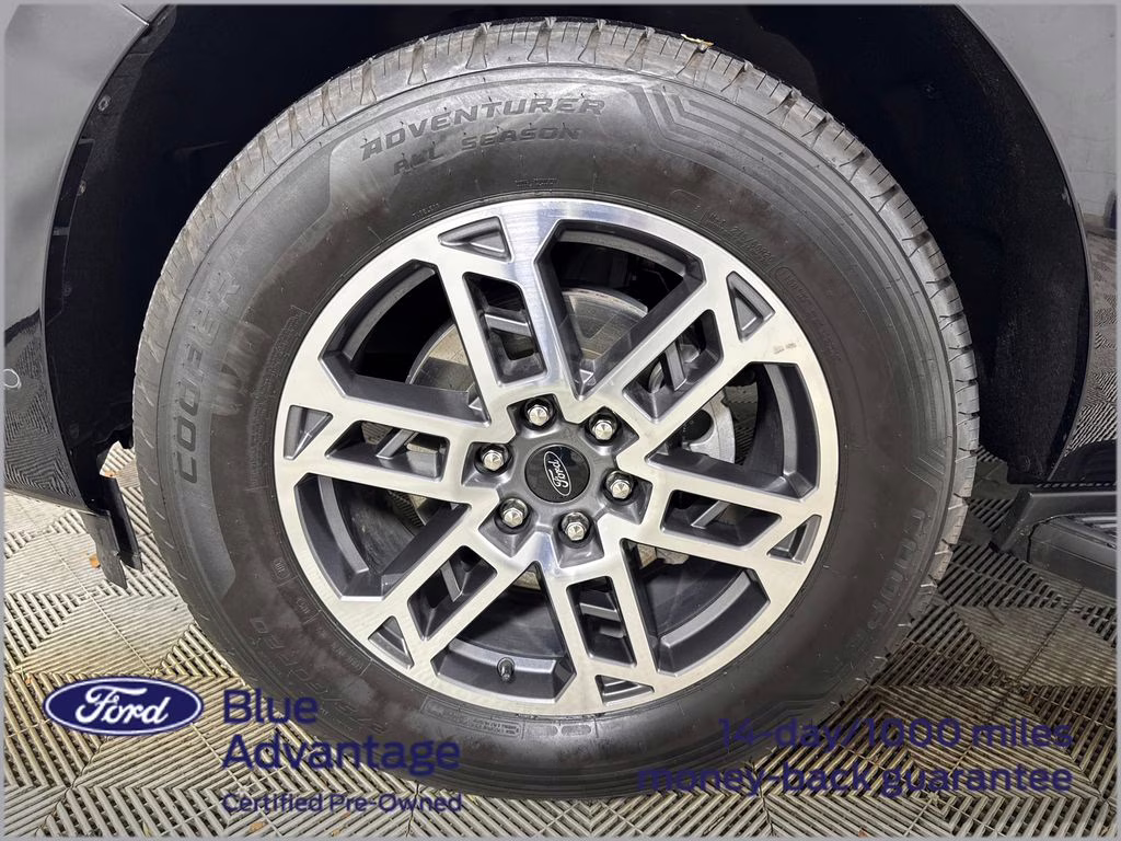 2025 Agate Black Metallic Ford Expedition Max Active RWD SUV