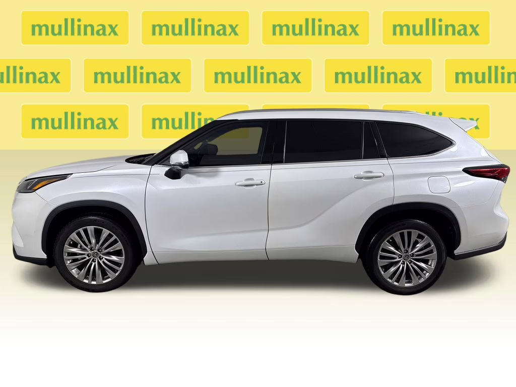 2023 Wind Chill Pearl Toyota Highlander Platinum FWD SUV