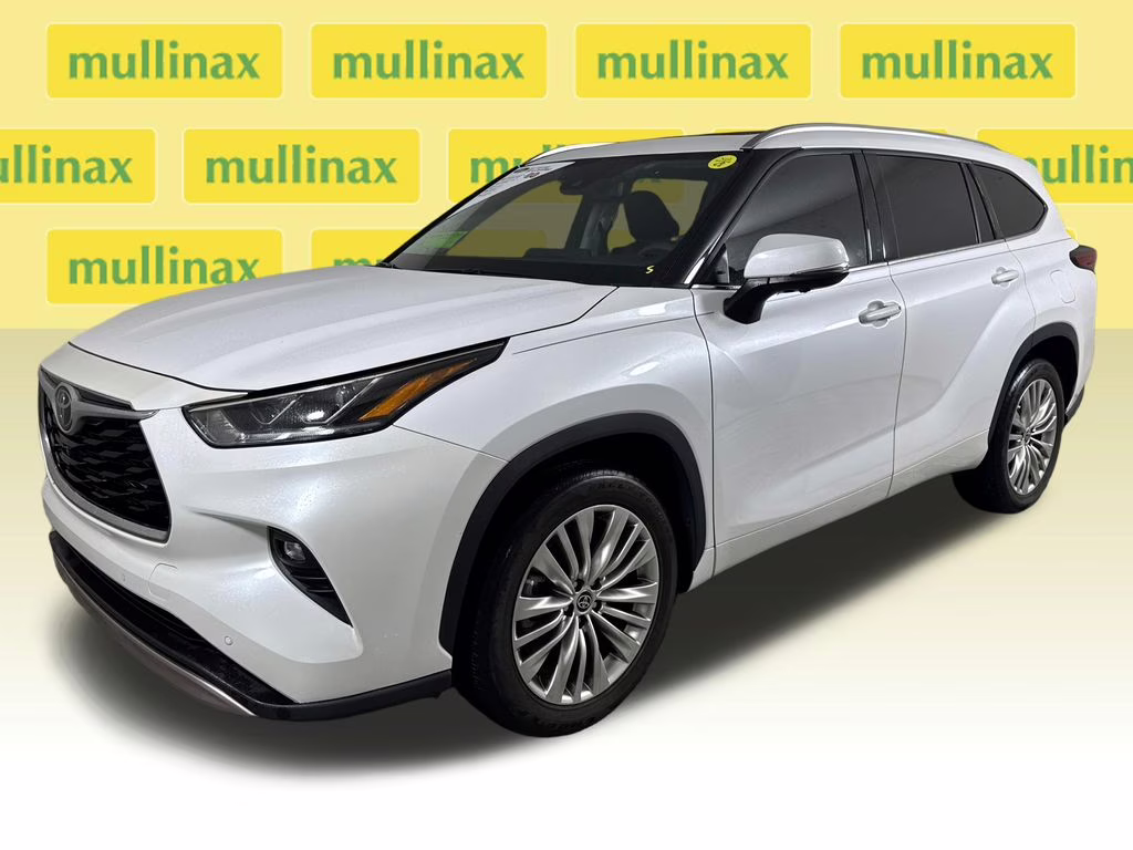 2023 Wind Chill Pearl Toyota Highlander Platinum FWD SUV