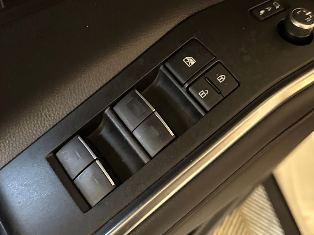 2023 Wind Chill Pearl Toyota Highlander Platinum FWD SUV