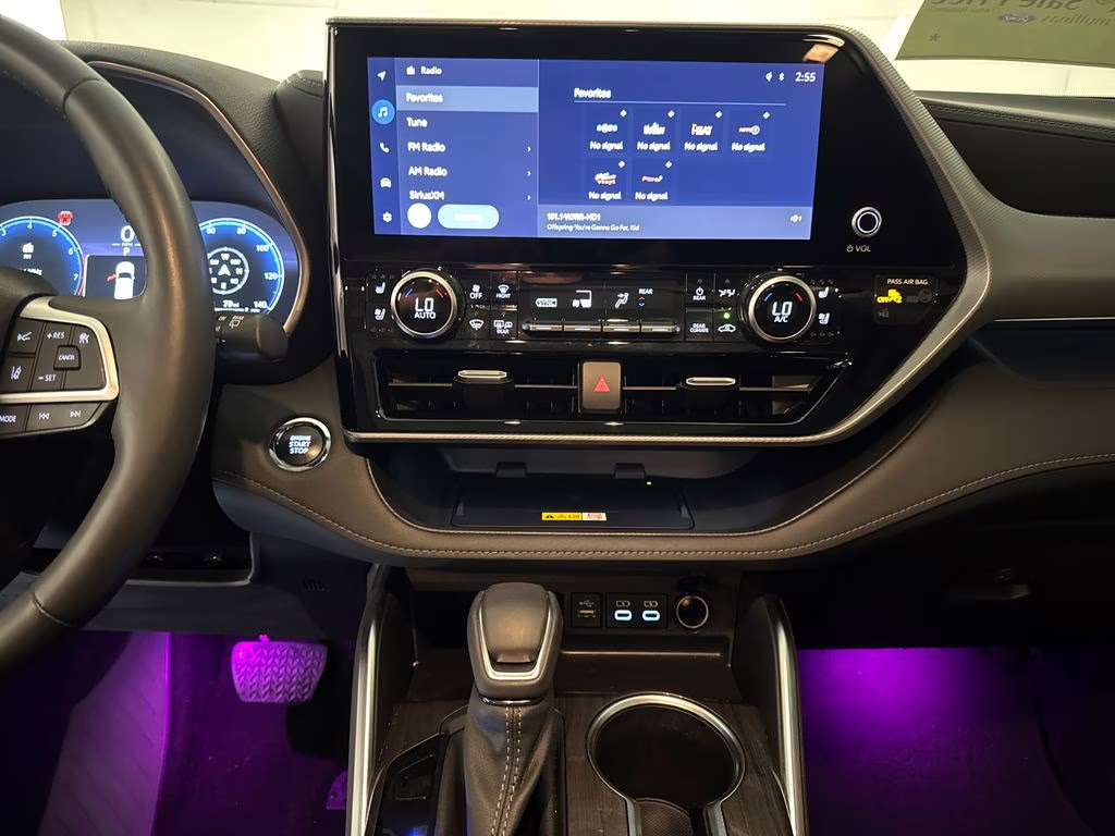 2023 Wind Chill Pearl Toyota Highlander Platinum FWD SUV