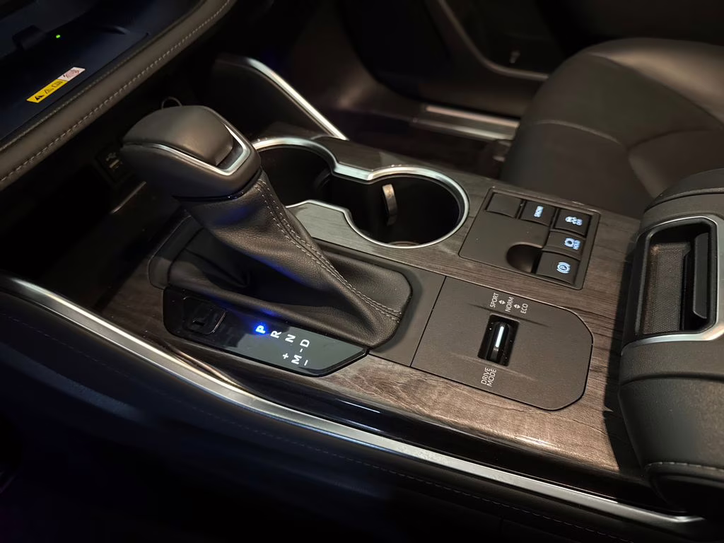 2023 Wind Chill Pearl Toyota Highlander Platinum FWD SUV