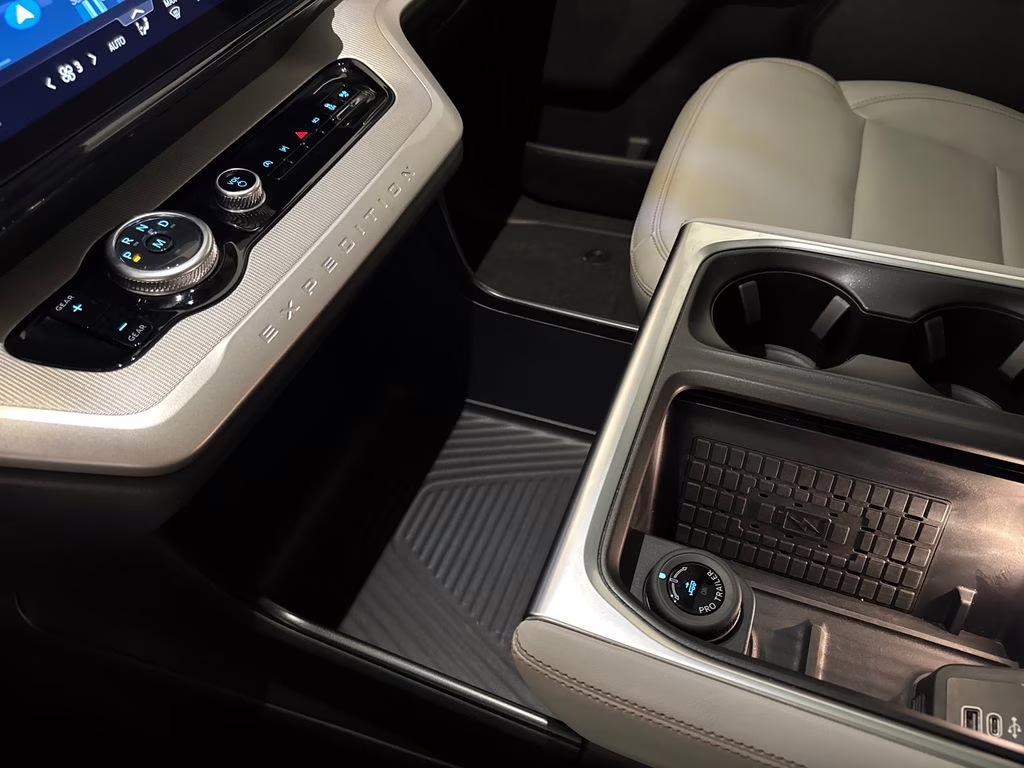 2025 Agate Black Metallic Ford Expedition Max Active RWD SUV