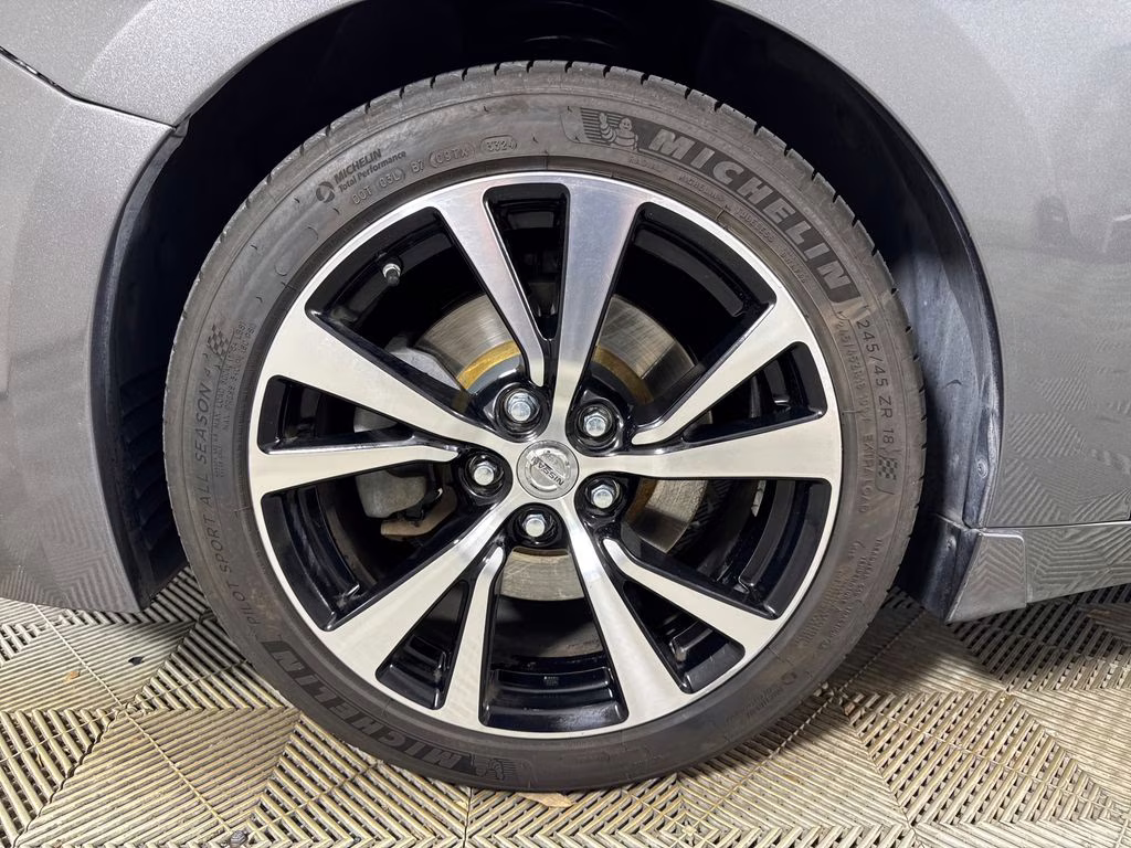2017 Gun Metallic Nissan Maxima 3.5 S FWD Sedan