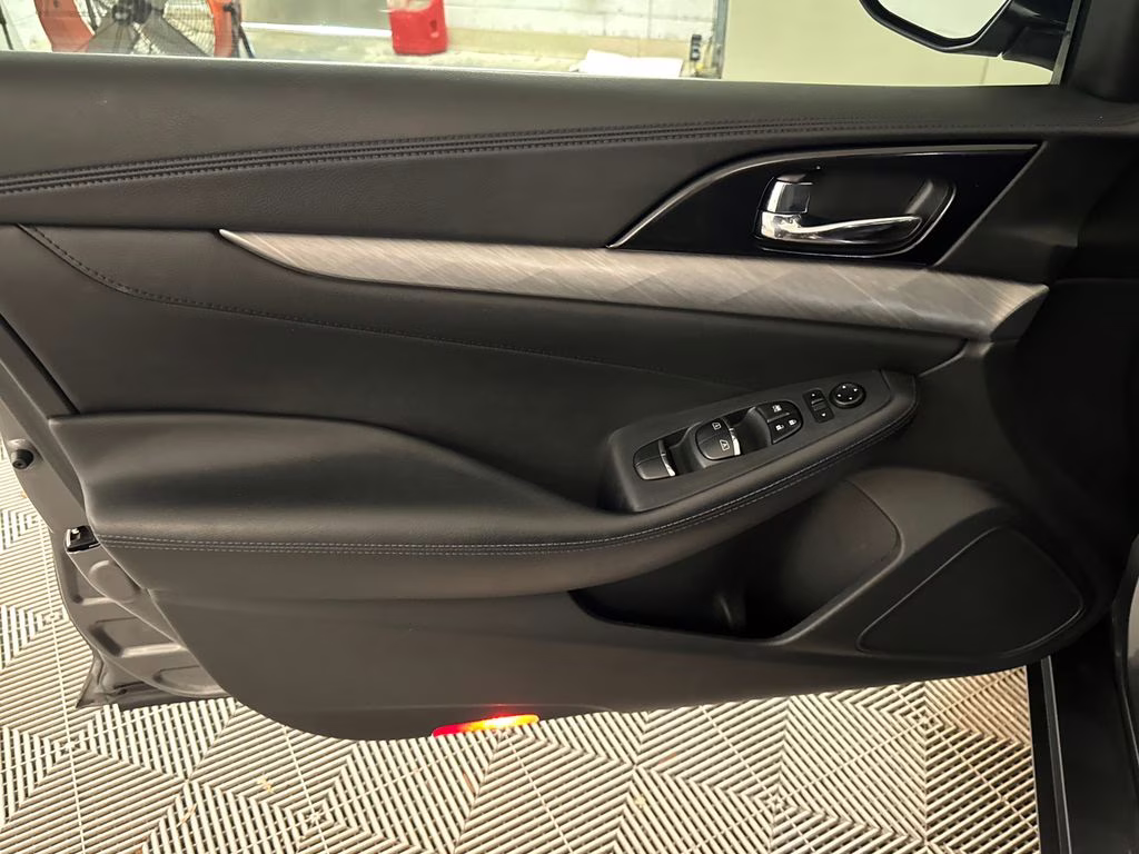 2017 Gun Metallic Nissan Maxima 3.5 S FWD Sedan