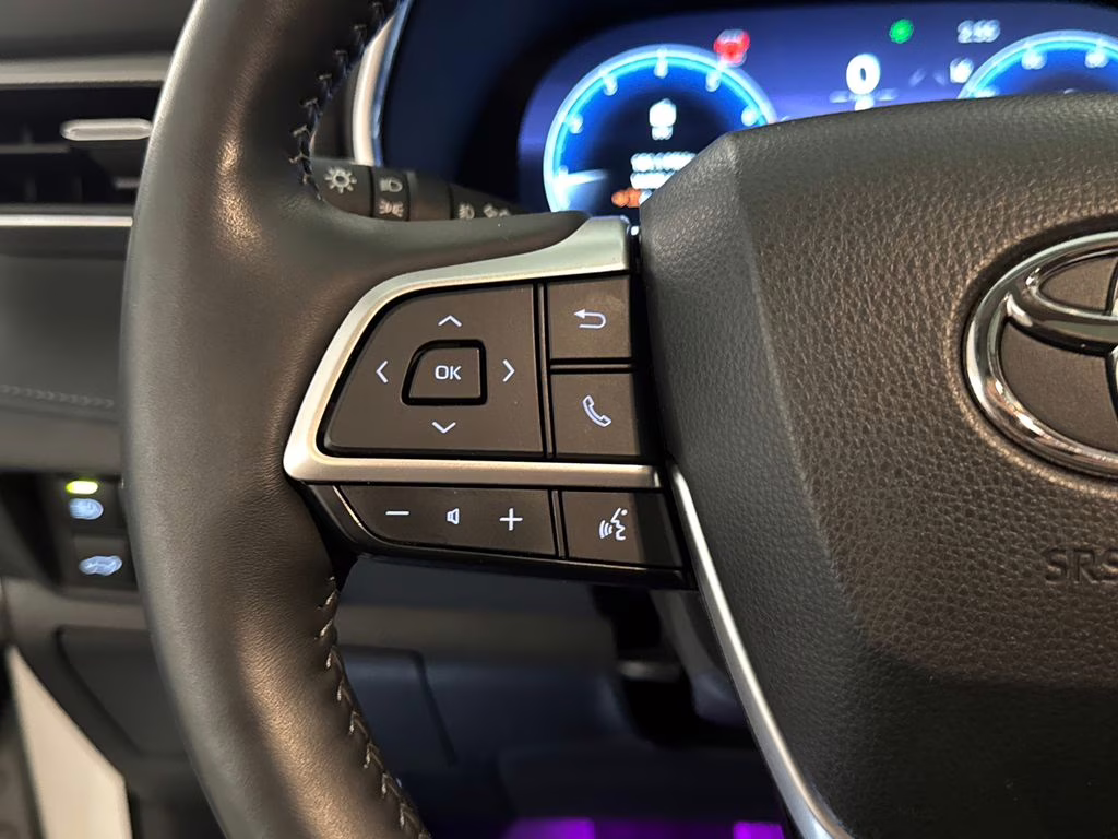 2023 Wind Chill Pearl Toyota Highlander Platinum FWD SUV