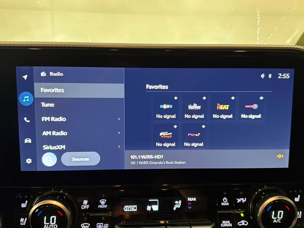 2023 Wind Chill Pearl Toyota Highlander Platinum FWD SUV