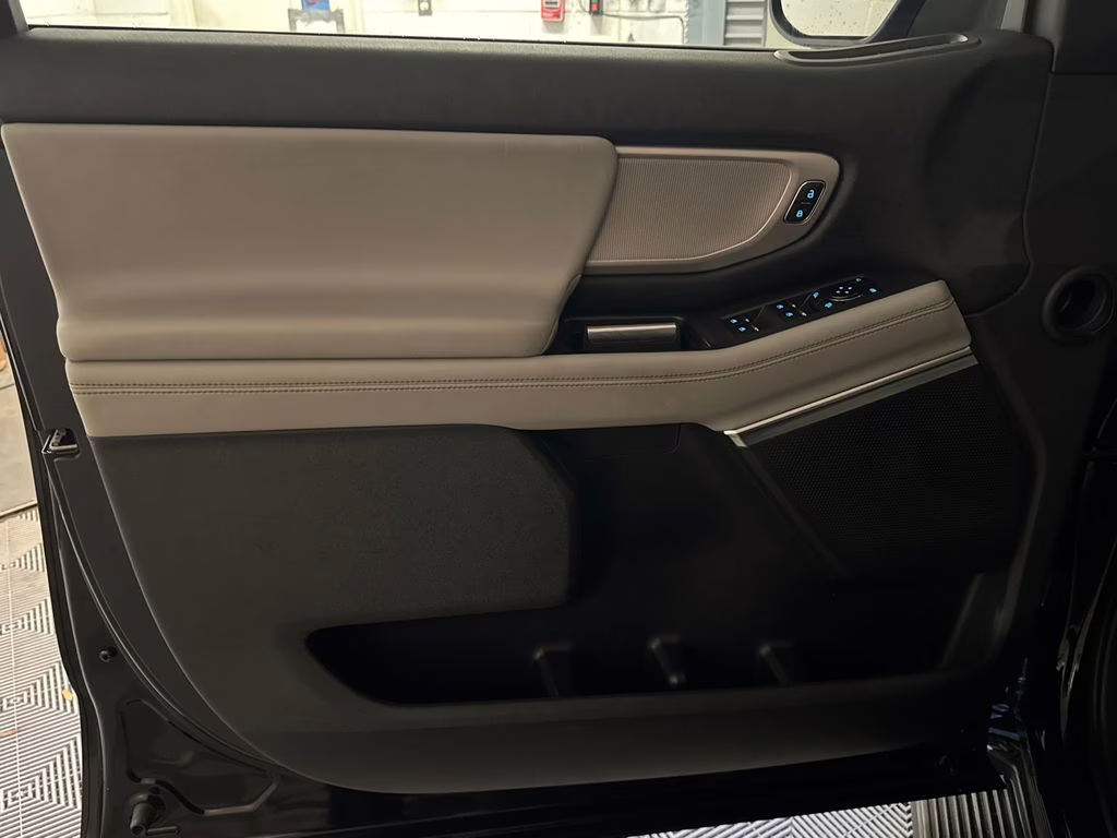 2025 Agate Black Metallic Ford Expedition Max Active RWD SUV