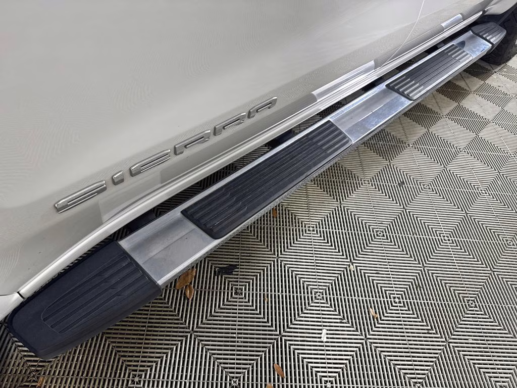 2019 White Frost Tricoat GMC Sierra 1500 SLT 4X4 Truck