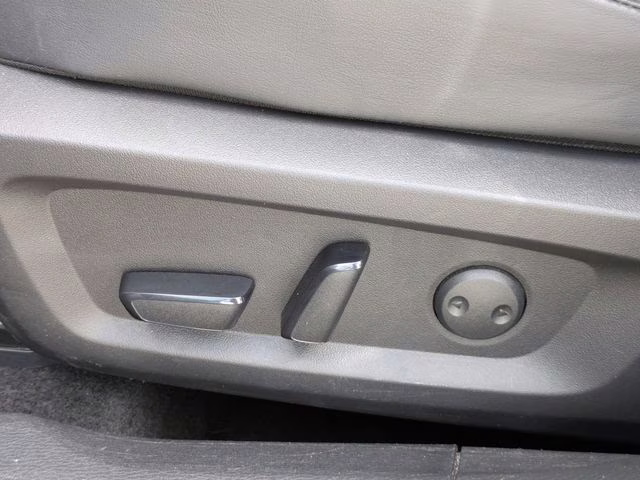 2024 Mercury Gray Metallic Mitsubishi Outlander SE AWD SUV