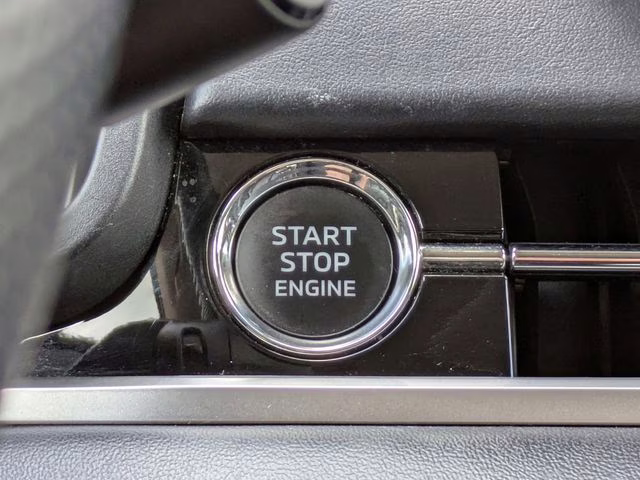 2024 Mercury Gray Metallic Mitsubishi Outlander SE AWD SUV