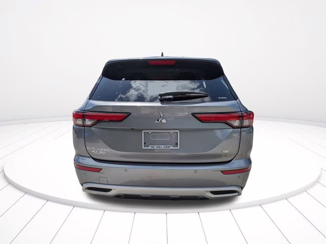 2024 Mercury Gray Metallic Mitsubishi Outlander SE AWD SUV