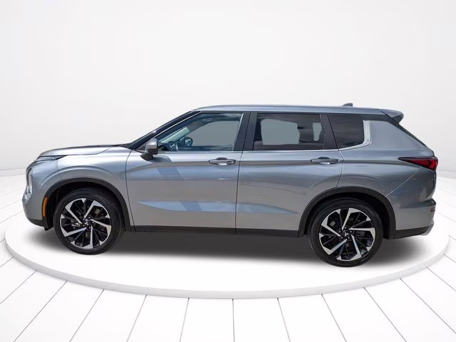 2024 Mercury Gray Metallic Mitsubishi Outlander SE AWD SUV