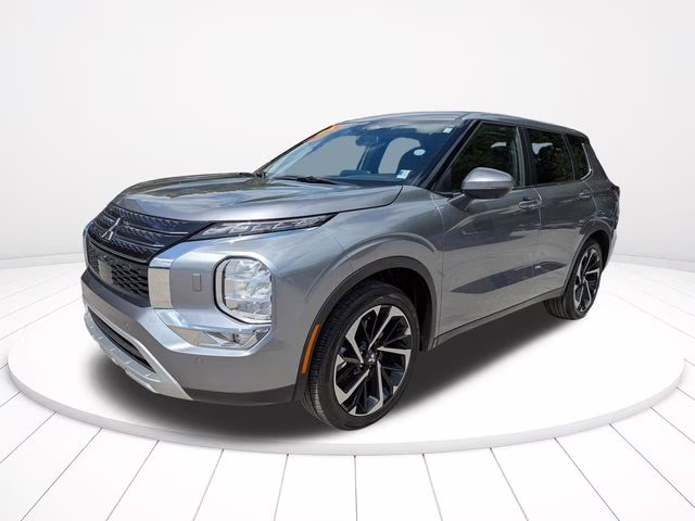 2024 Mercury Gray Metallic Mitsubishi Outlander SE AWD SUV