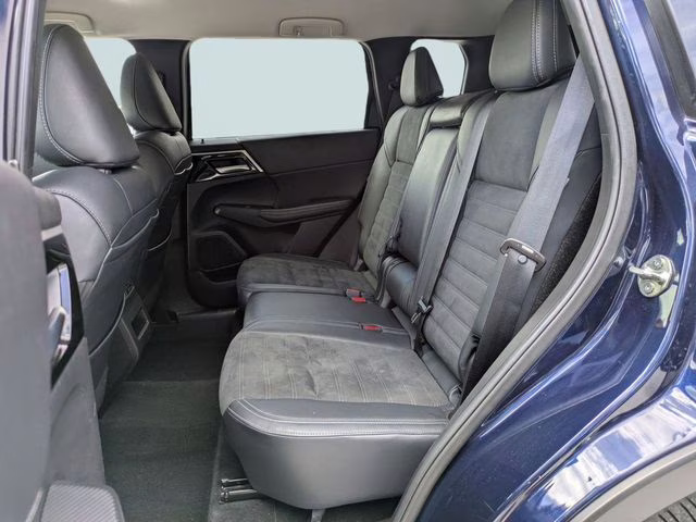 2024 Cosmic Blue Metallic Mitsubishi Outlander SE AWD SUV