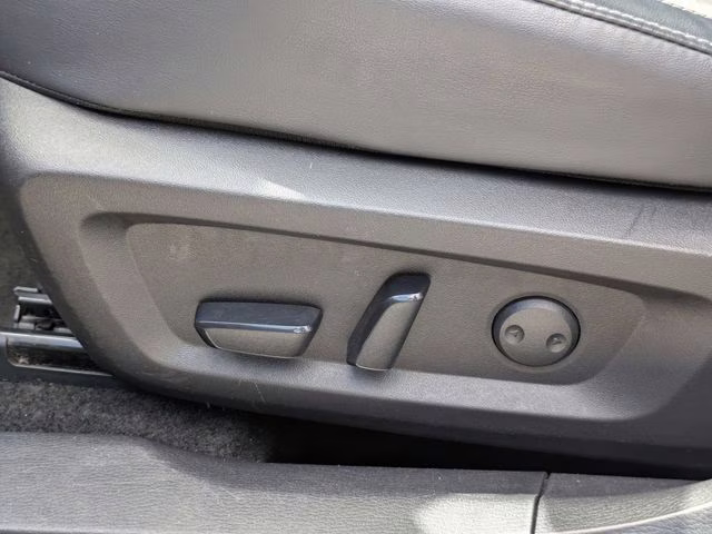 2024 Cosmic Blue Metallic Mitsubishi Outlander SE AWD SUV