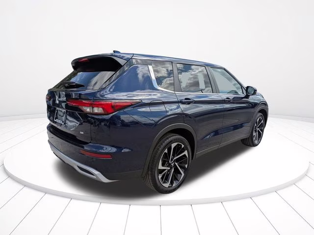 2024 Cosmic Blue Metallic Mitsubishi Outlander SE AWD SUV