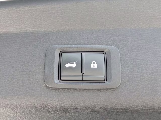 2024 Mercury Gray Metallic Mitsubishi Outlander SE AWD SUV