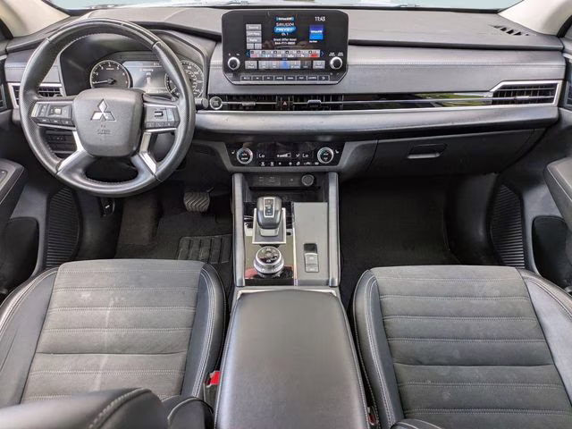 2024 Mercury Gray Metallic Mitsubishi Outlander SE AWD SUV