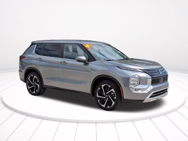 2024 Mercury Gray Metallic Mitsubishi Outlander SE AWD SUV