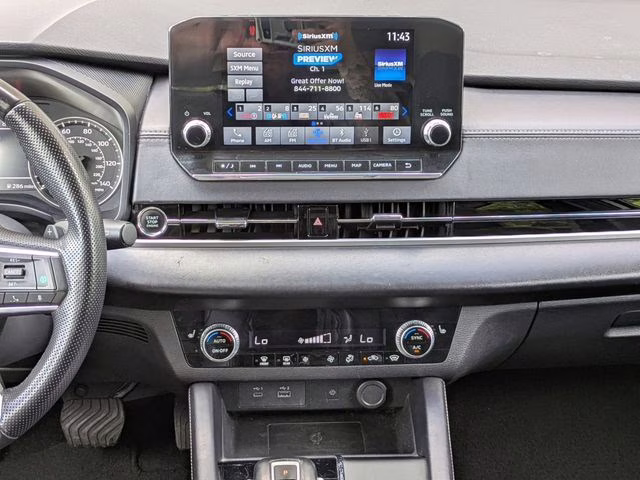 2024 Mercury Gray Metallic Mitsubishi Outlander SE AWD SUV