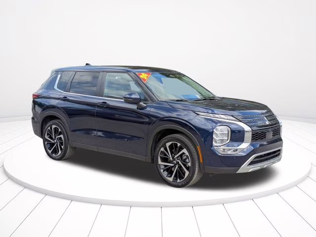 2024 Cosmic Blue Metallic Mitsubishi Outlander SE AWD SUV