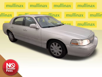 2004 Cashmere Clearcoat Tri-Coat Lincoln Town Car Ultimate RWD Sedan