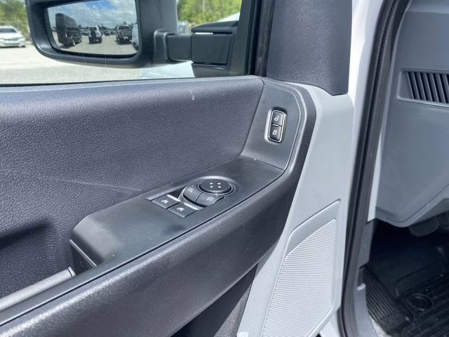 2026 Oxford White Ford Super Duty F-350 DRW XL 4X4 Chassis