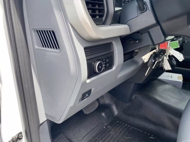2026 Oxford White Ford Super Duty F-350 DRW XL 4X4 Chassis