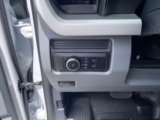 2026 Oxford White Ford Super Duty F-350 DRW XL 4X4 Chassis