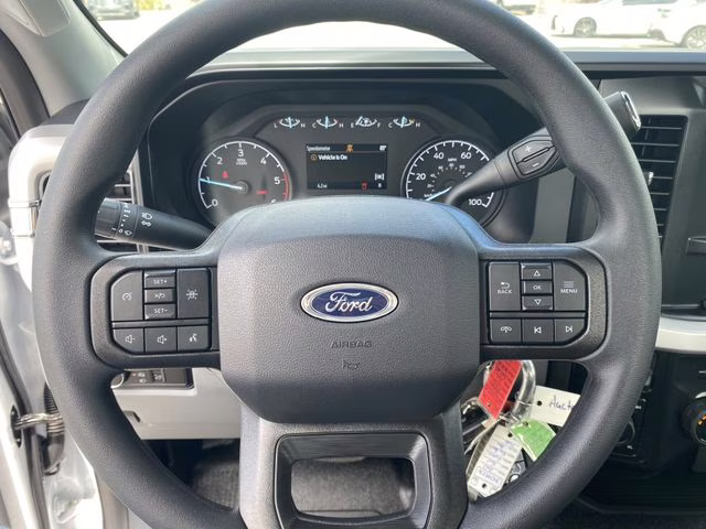 2026 Oxford White Ford Super Duty F-350 DRW XL 4X4 Chassis