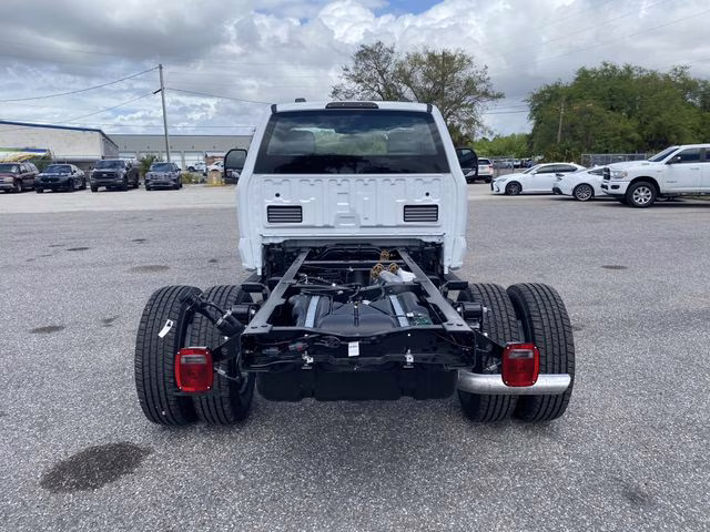 2026 Oxford White Ford Super Duty F-350 DRW XL 4X4 Chassis