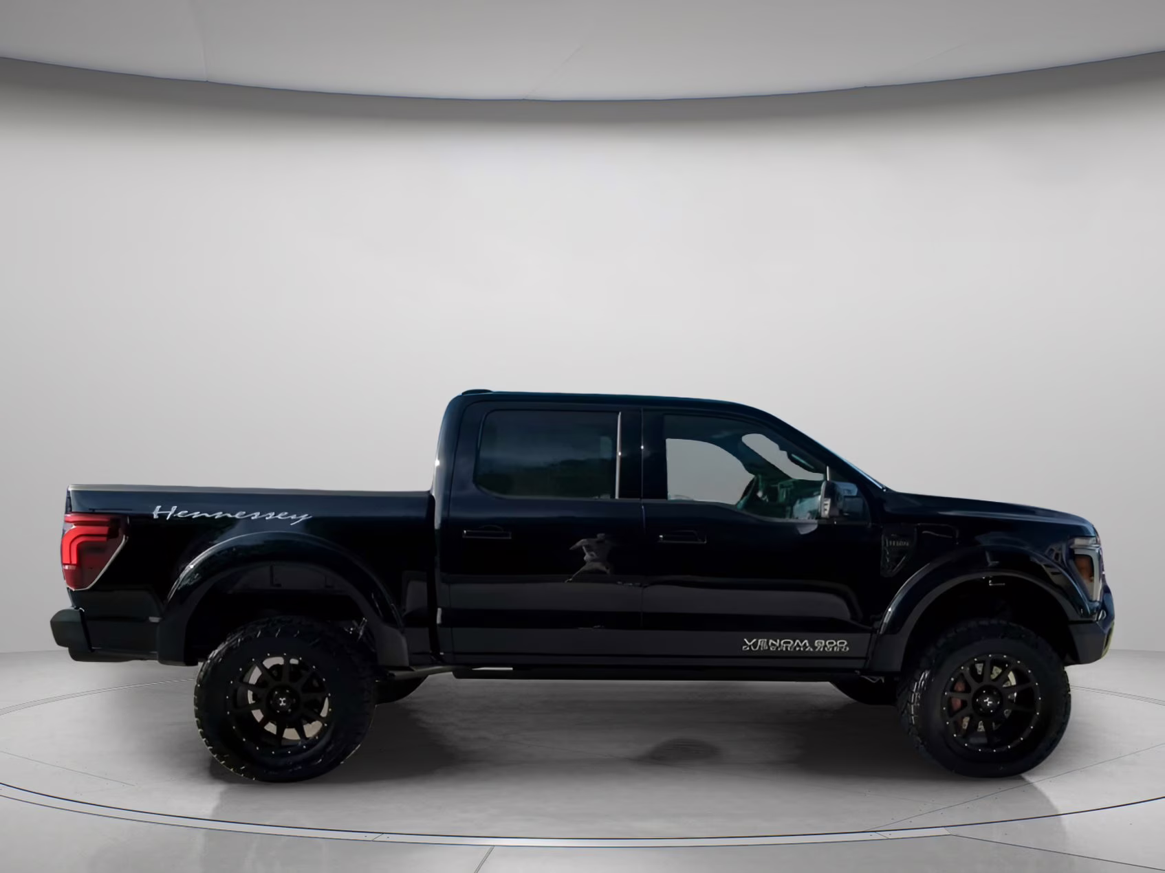 2026 Agate Black Metallic Ford F-150 LARIAT Crew Cab Pickup 4X4 Truck