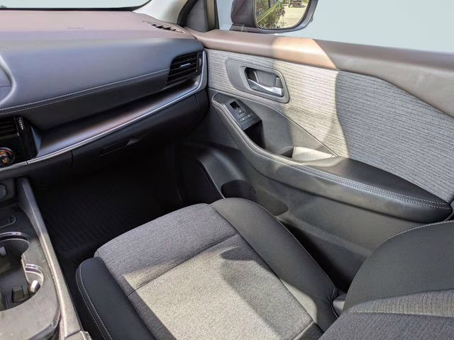 2022 Super Black Nissan Rogue SV FWD SUV