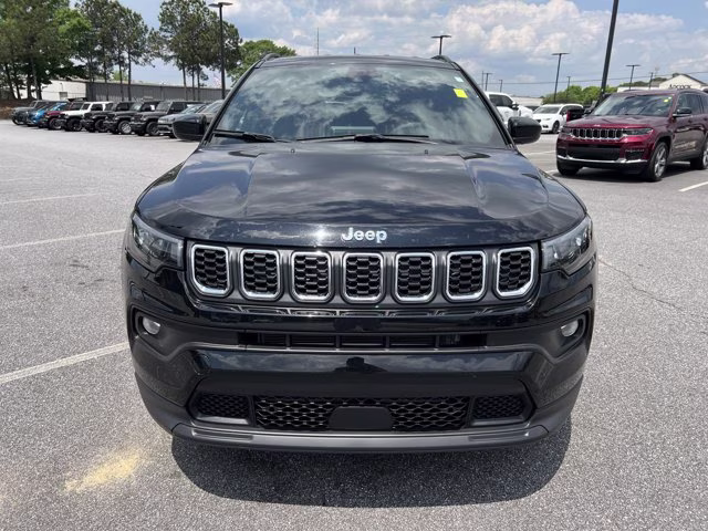 2025 Diamond Black Crystal Pearlcoat Jeep Compass Latitude 4X4 SUV