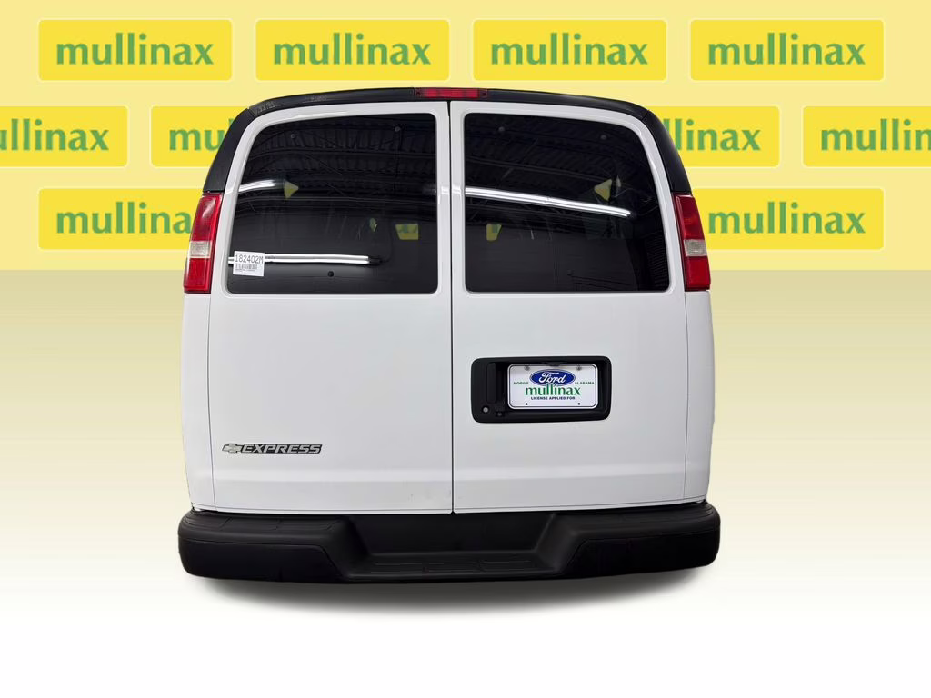 2020 Summit White Chevrolet Express 3500 LT RWD Van