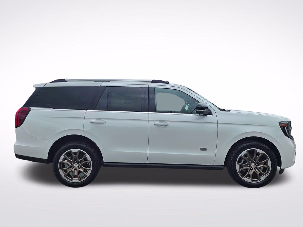 2026 Star White Metallic Tri-Coat Ford Expedition King Ranch 4X4 SUV