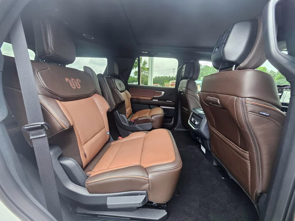 2026 Star White Metallic Tri-Coat Ford Expedition King Ranch 4X4 SUV