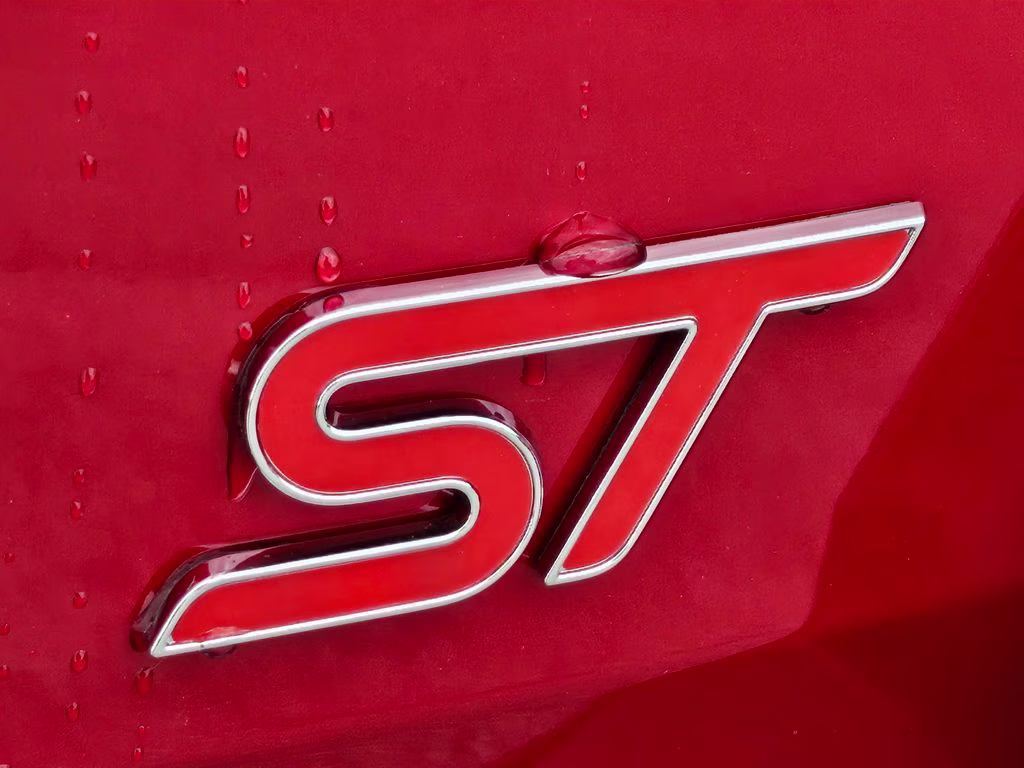 2026 Rapid Red Metallic Tinted Clearcoat Ford Explorer ST 4X4 SUV