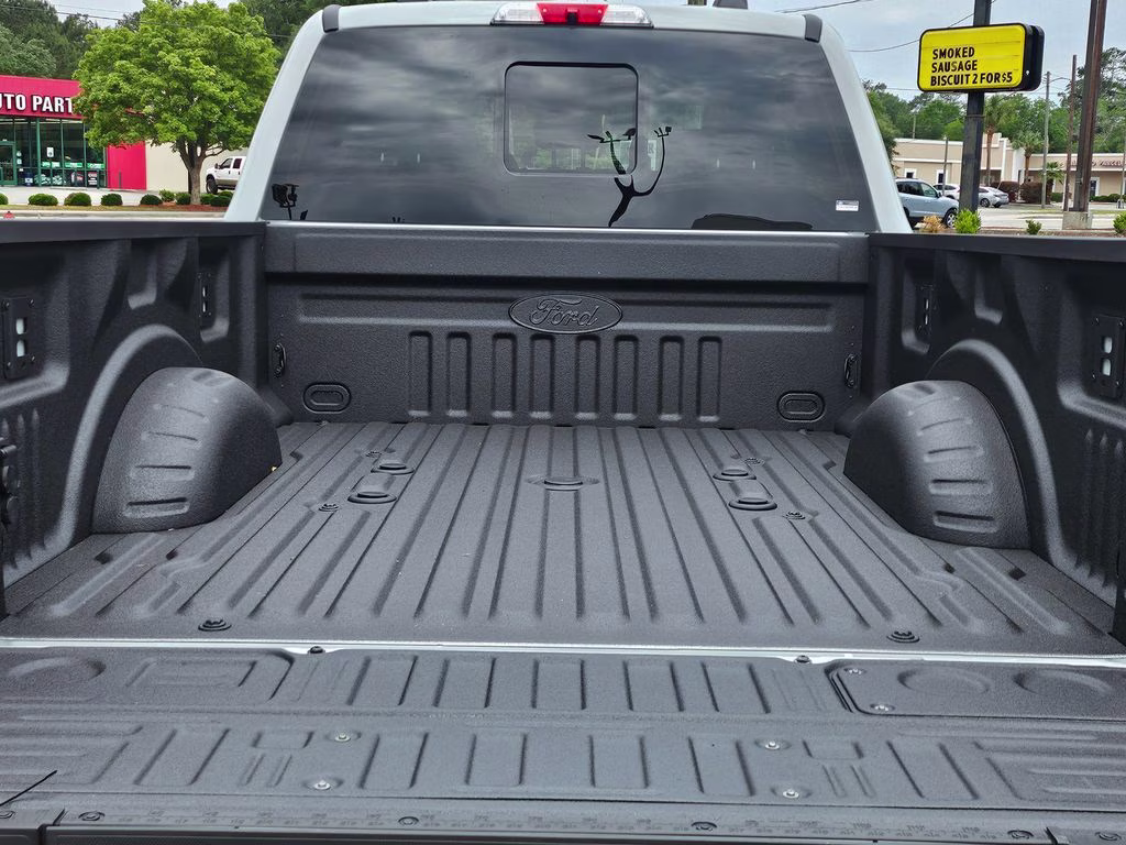 2026 Avalanche Ford Super Duty F-350 SRW Lariat 4X4 Truck