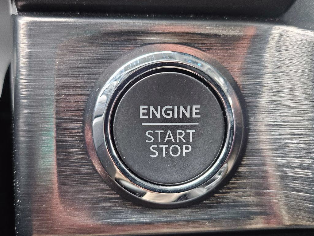 2026 Avalanche Ford Super Duty F-350 SRW Lariat 4X4 Truck