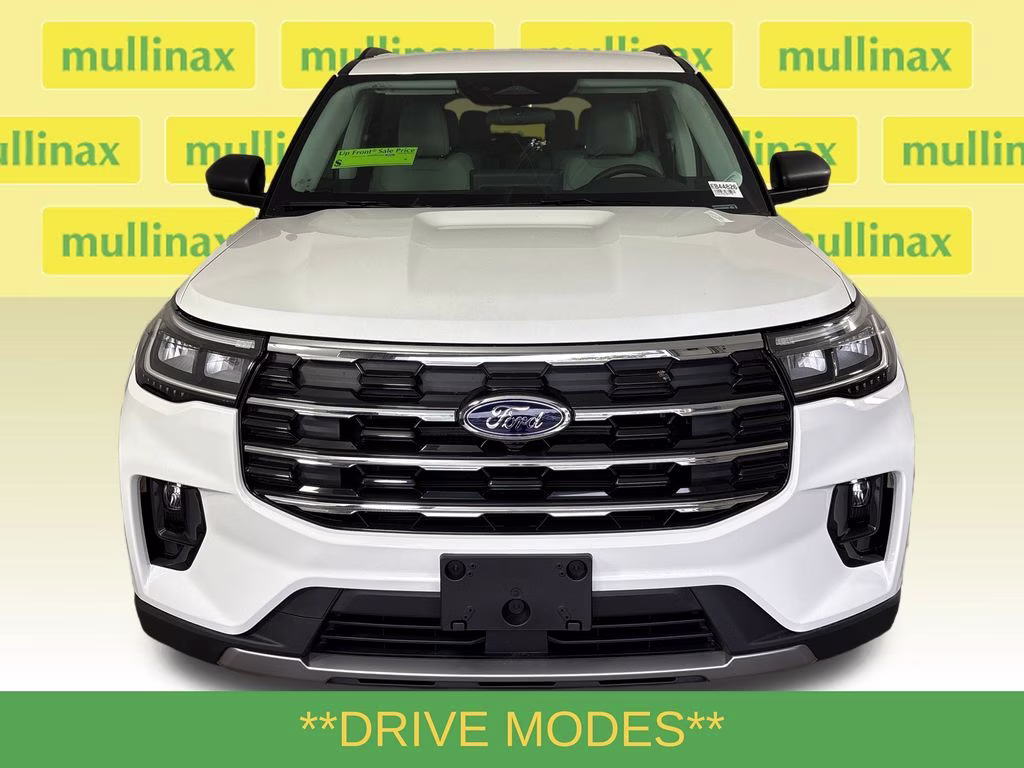 2026 Star White Metallic Tri-Coat Ford Explorer Active RWD SUV