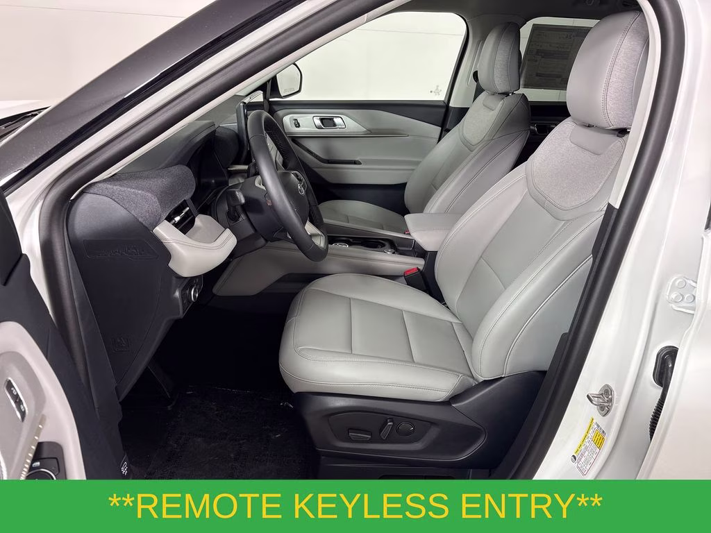 2026 Star White Metallic Tri-Coat Ford Explorer Active RWD SUV