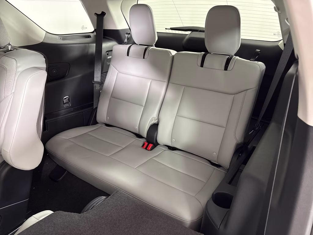 2026 Star White Metallic Tri-Coat Ford Explorer Active RWD SUV