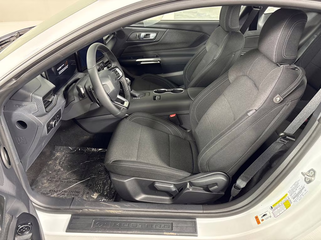 2026 Oxford White Ford Mustang GT RWD Coupe