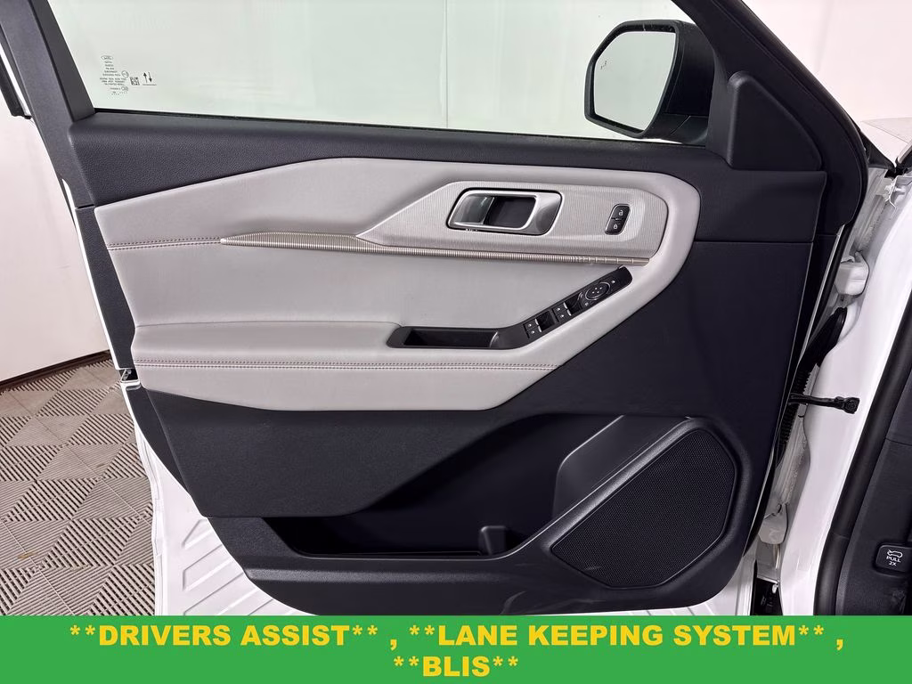 2026 Star White Metallic Tri-Coat Ford Explorer Active RWD SUV