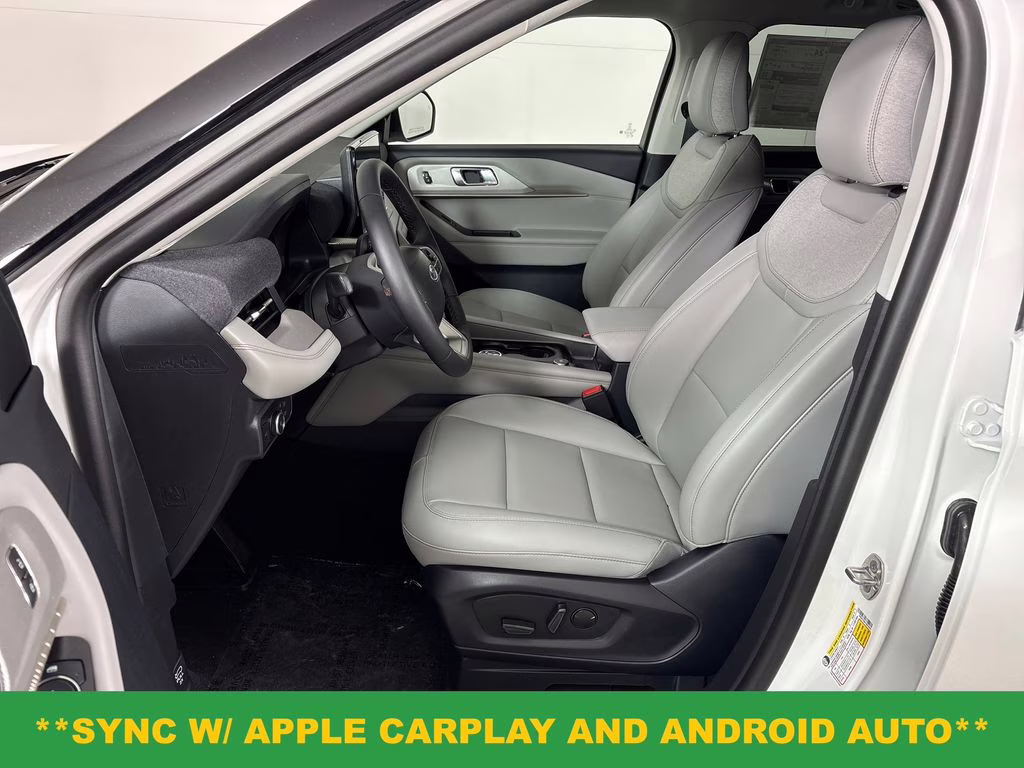 2026 Star White Metallic Tri-Coat Ford Explorer Active RWD SUV