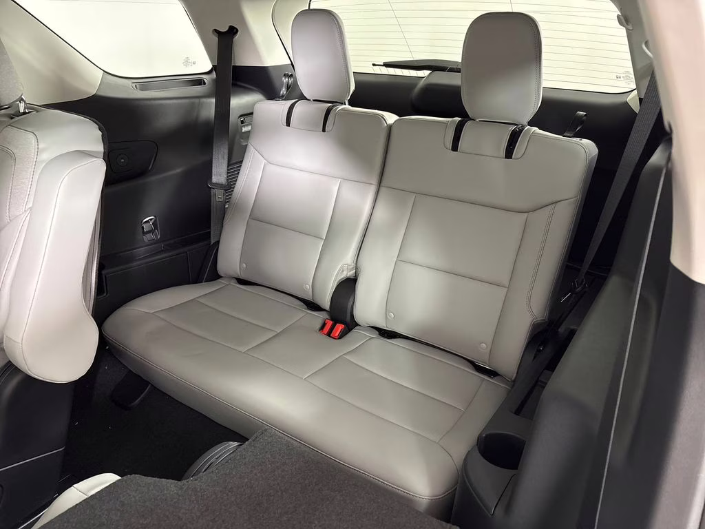 2026 Star White Metallic Tri-Coat Ford Explorer Active RWD SUV